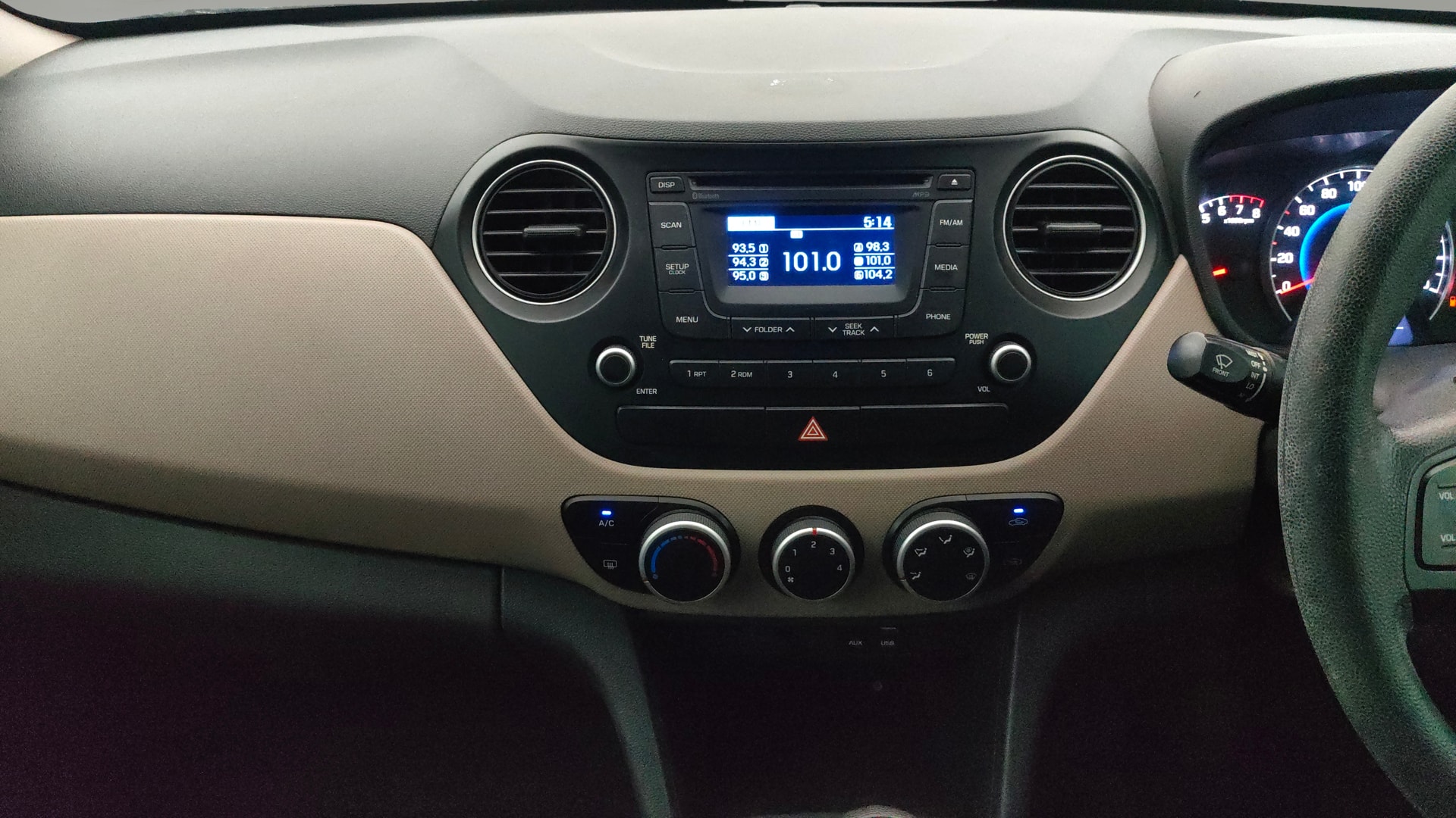 View 2016 Hyundai Grand i10 Sportz 1.2 Kappa Image 17 Used 2016 Hyundai Grand i10 Sportz 1.2 Kappa Image 17