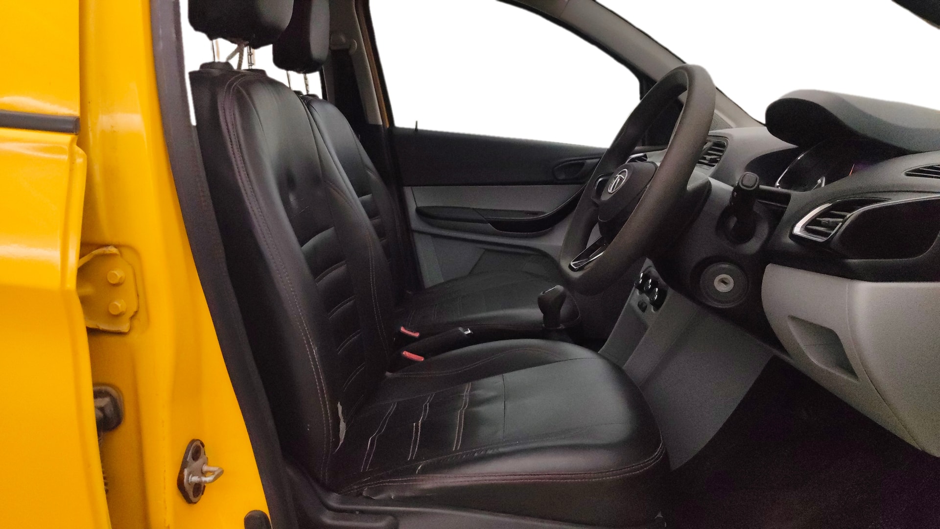 View 2020 Tata Tiago Revotorq XB Image 25 Used 2020 Tata Tiago Revotorq XB Image 25