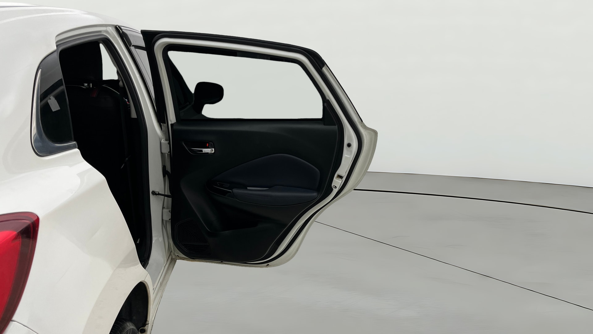 View 2023 Maruti Suzuki 1000 Base Variant Image 6 Used 2023 Maruti Suzuki 1000 Base Variant Image 6