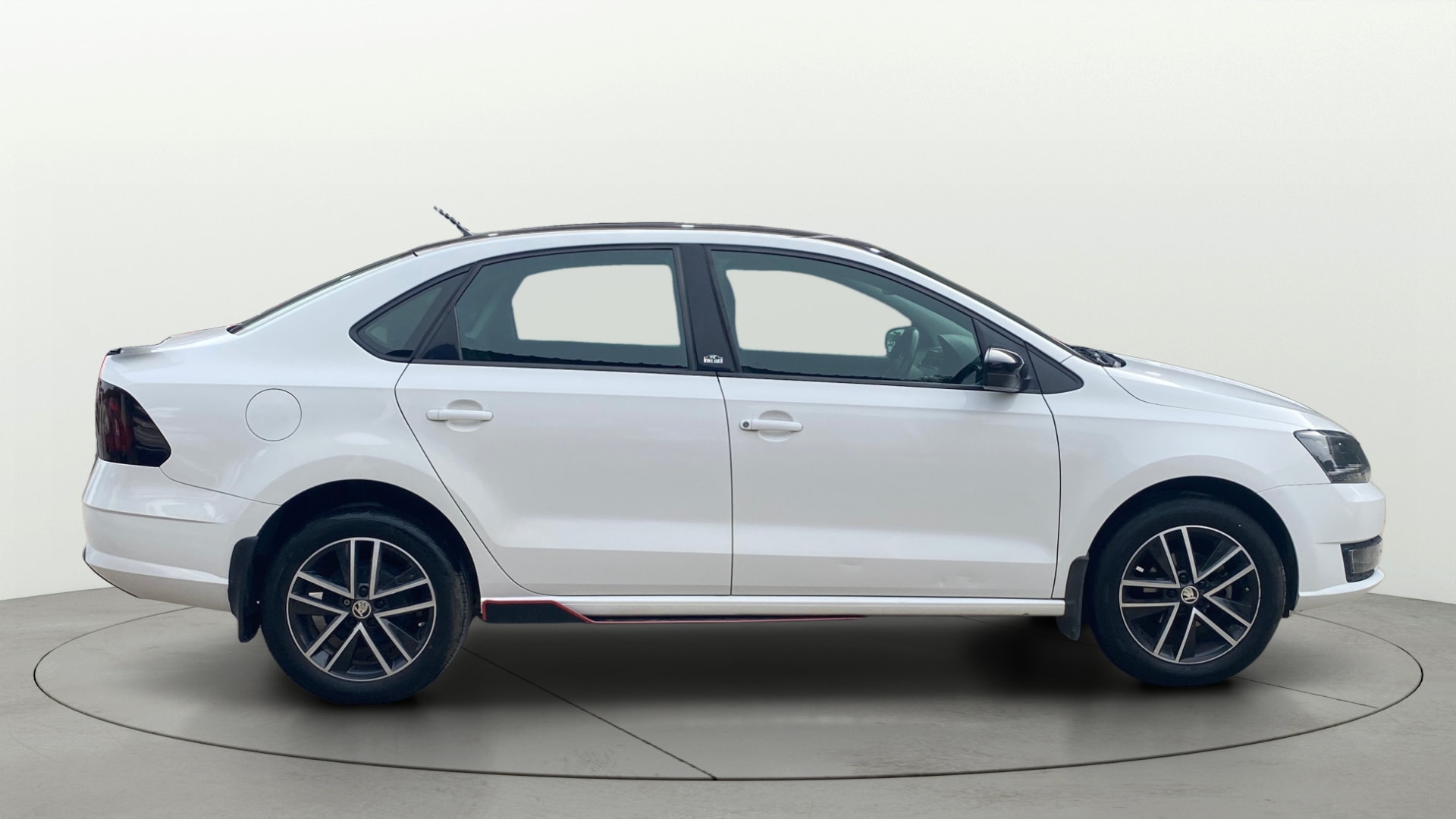 View 2020 Skoda Rapid 1.5 TDI CR Active BS IV Image 9 Used 2020 Skoda Rapid 1.5 TDI CR Active BS IV Image 9