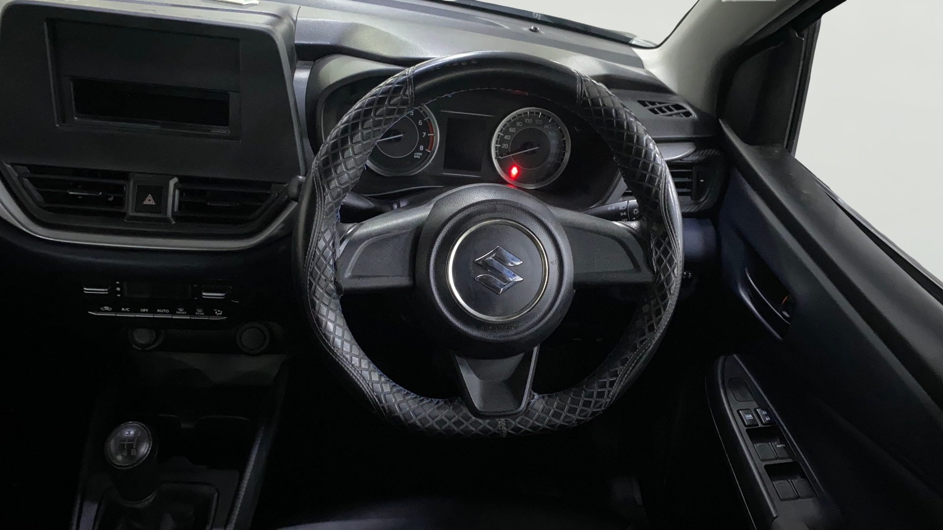 View 2023 Maruti Suzuki 1000 Base Variant Image 20 Used 2023 Maruti Suzuki 1000 Base Variant Image 20