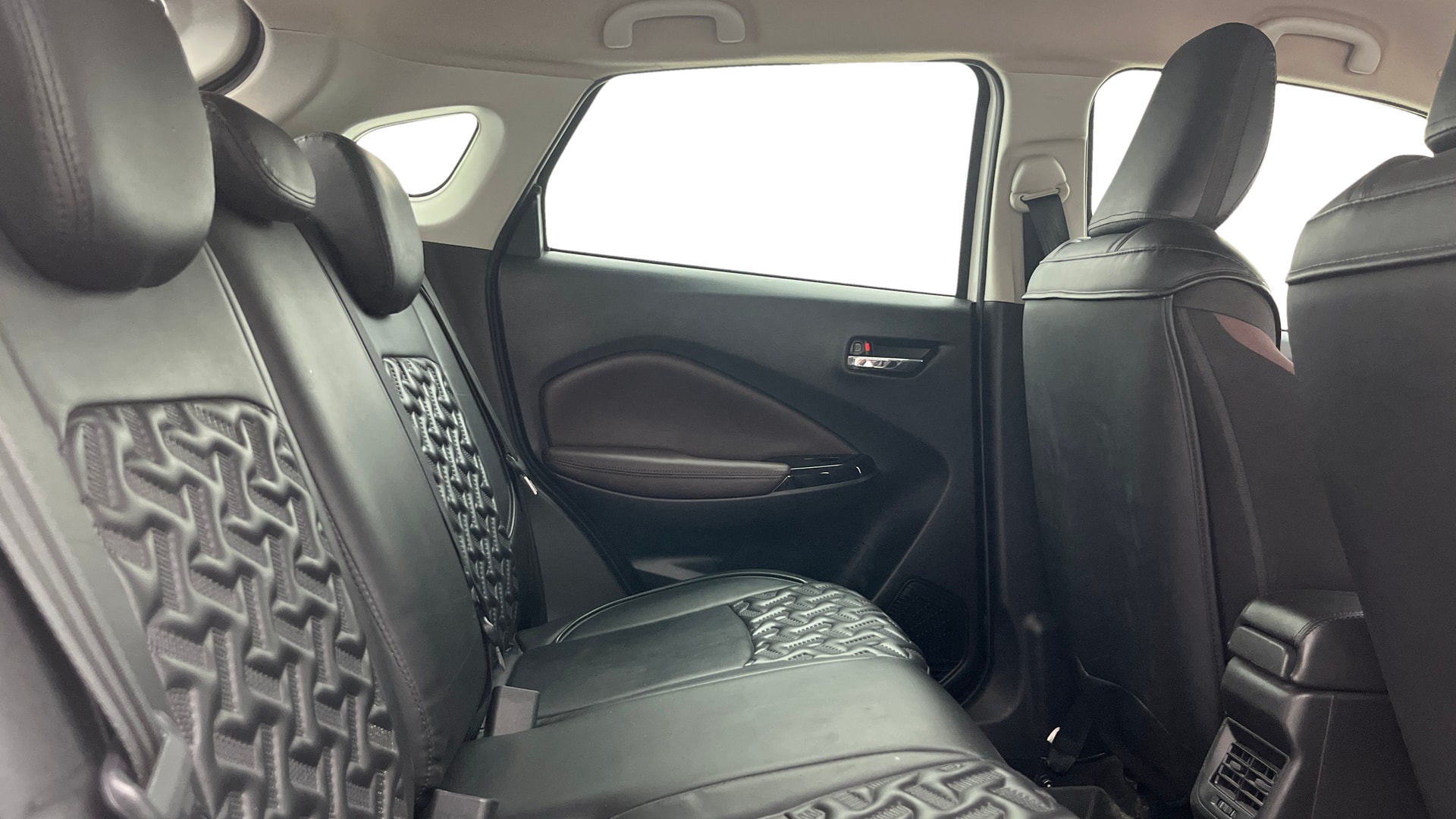 View 2024 Toyota Urban Cruiser Taisor V 1.0 Petrol MT Image 30 Used 2024 Toyota Urban Cruiser Taisor V 1.0 Petrol MT Image 30