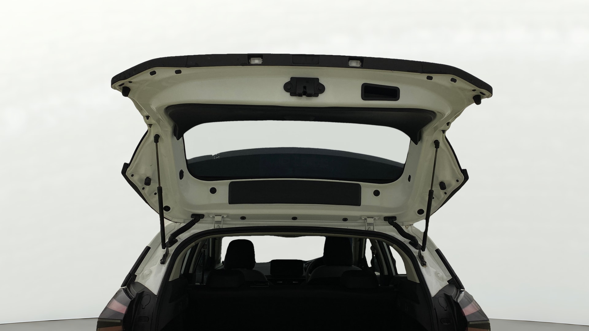 View 2025 Tata Nexon Revotron XE Image 16 Used 2025 Tata Nexon Revotron XE Image 16
