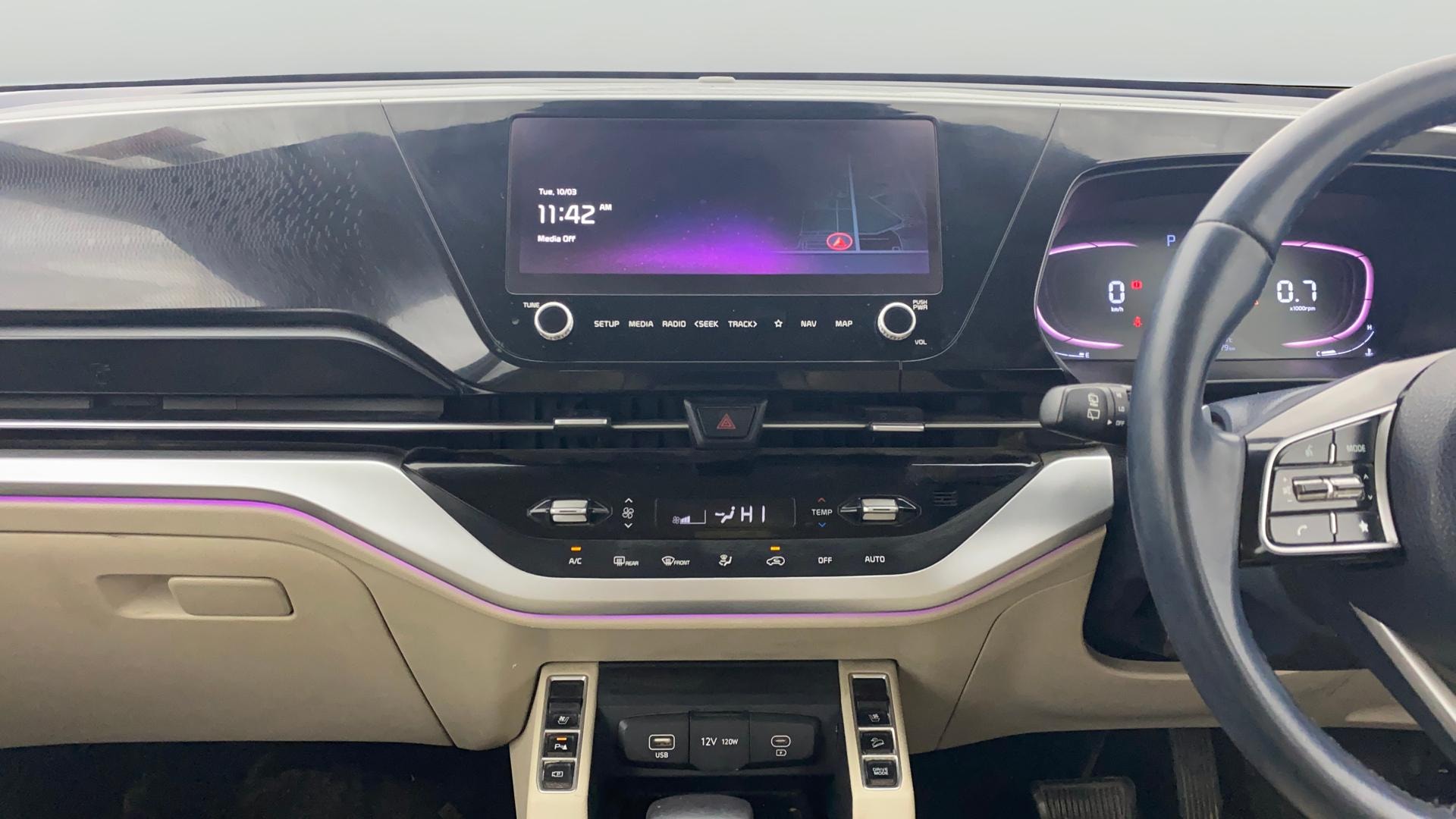 View 2022 Kia Carens Luxury Plus 1.5 AT Diesel 6 STR Image 34 Used 2022 Kia Carens Luxury Plus 1.5 AT Diesel 6 STR Image 34