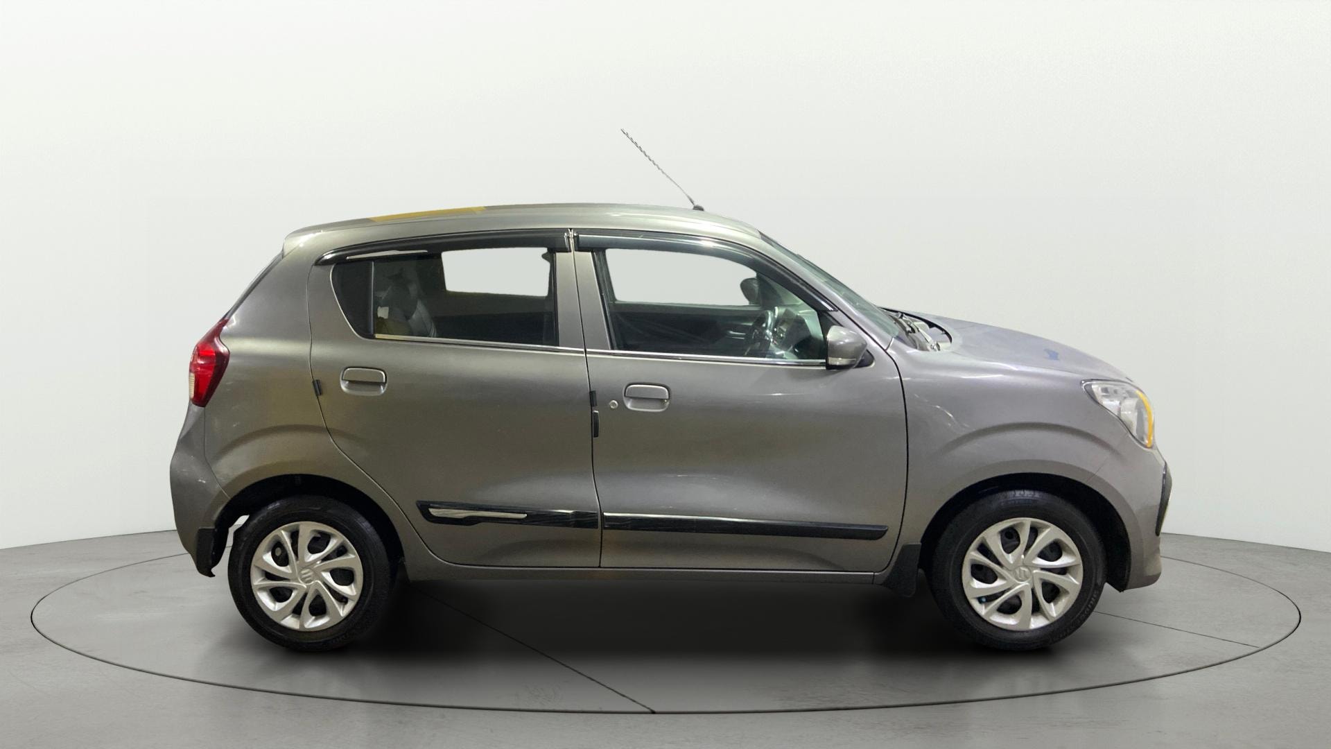 View 2023 Maruti Suzuki 1000 Base Variant Image 9 Used 2023 Maruti Suzuki 1000 Base Variant Image 9