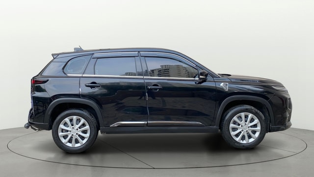 View Toyota Urban Cruiser Hyryder Image 27 Used Toyota Urban Cruiser Hyryder Image 27