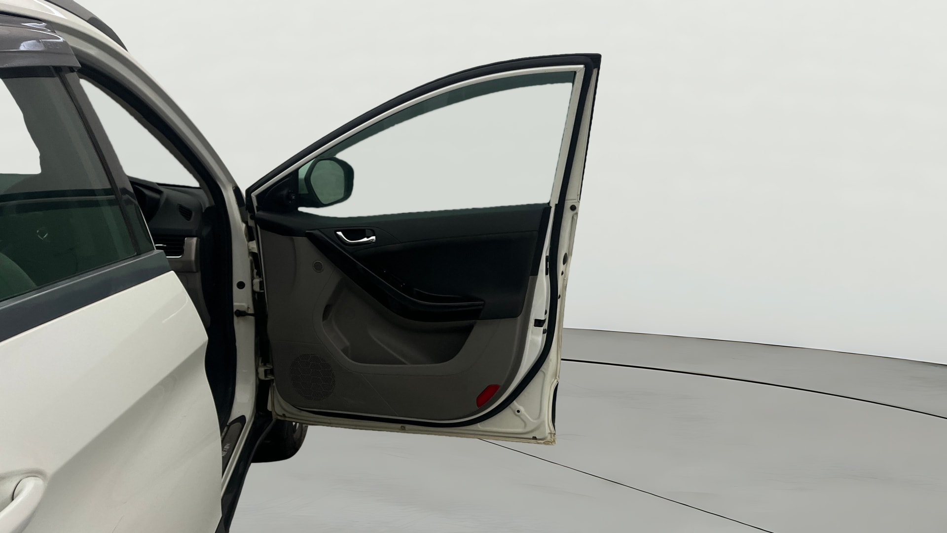 View 2019 Tata Nexon Revotorq XT Image 44 Used 2019 Tata Nexon Revotorq XT Image 44
