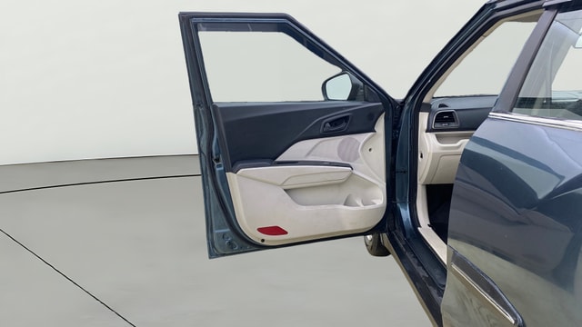 View Mahindra XUV300 Image 31 Used Mahindra XUV300 Image 31