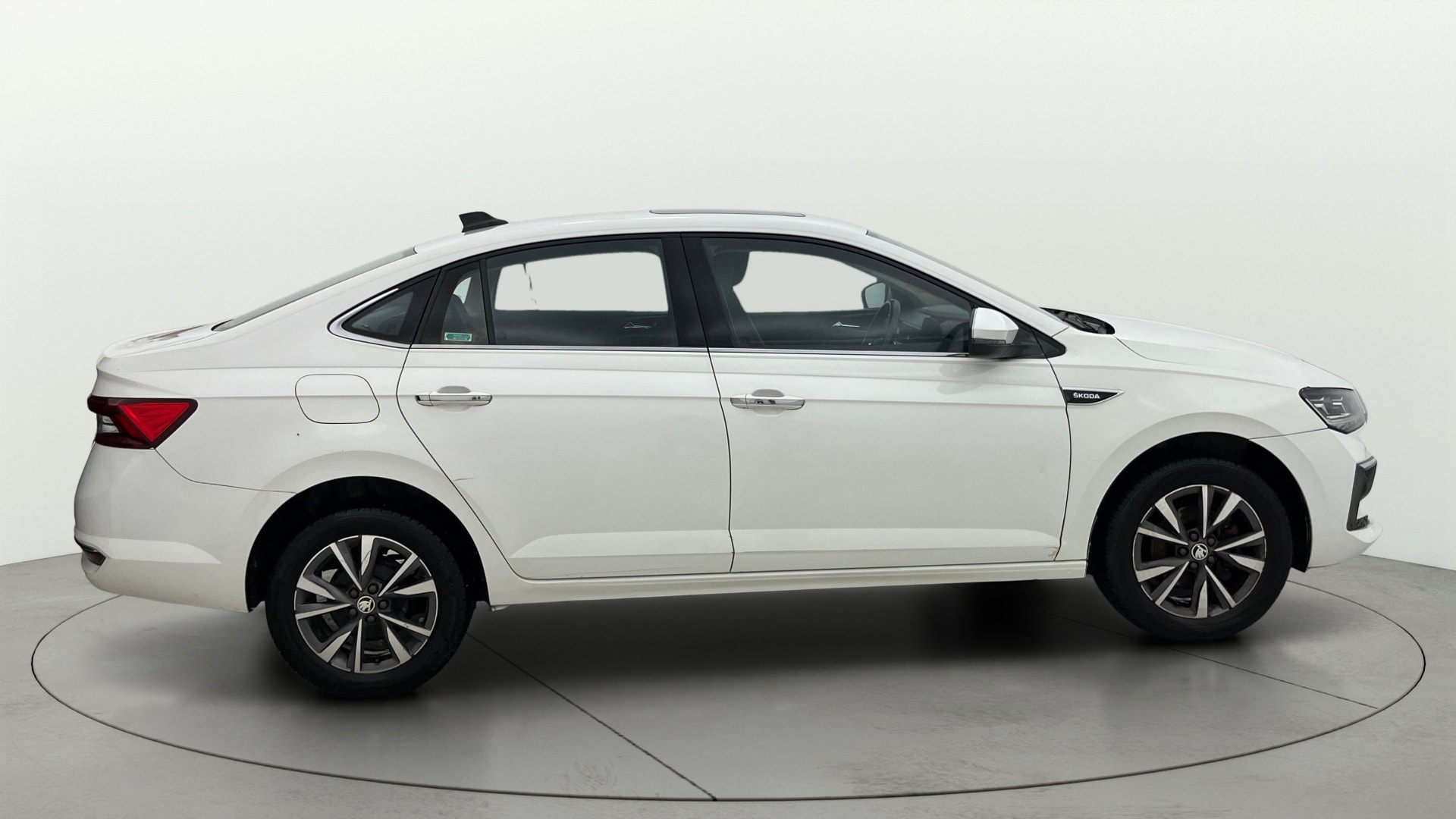 View 2023 Skoda Slavia Style 1.0 TSI AT Image 9 Used 2023 Skoda Slavia Style 1.0 TSI AT Image 9