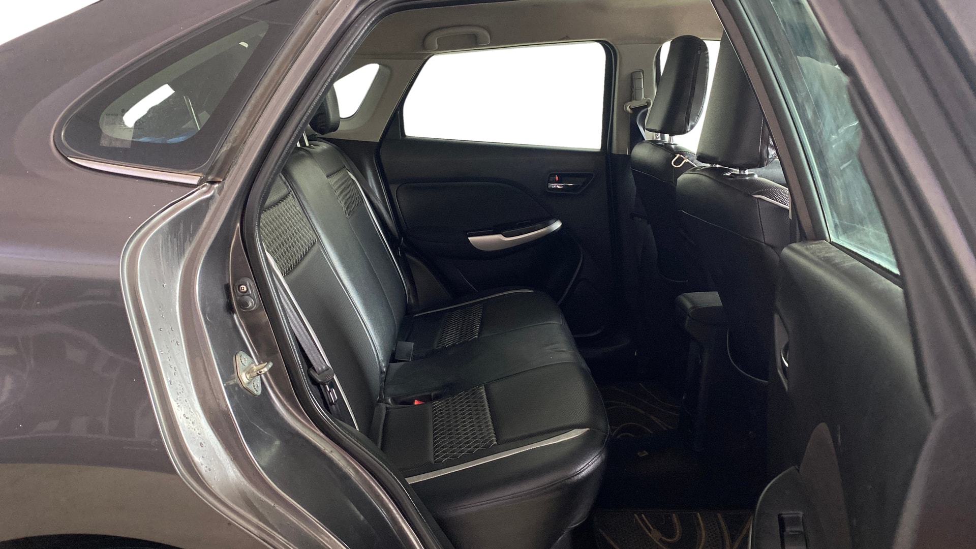View 2018 Maruti Suzuki 1000 Base Variant Image 29 Used 2018 Maruti Suzuki 1000 Base Variant Image 29