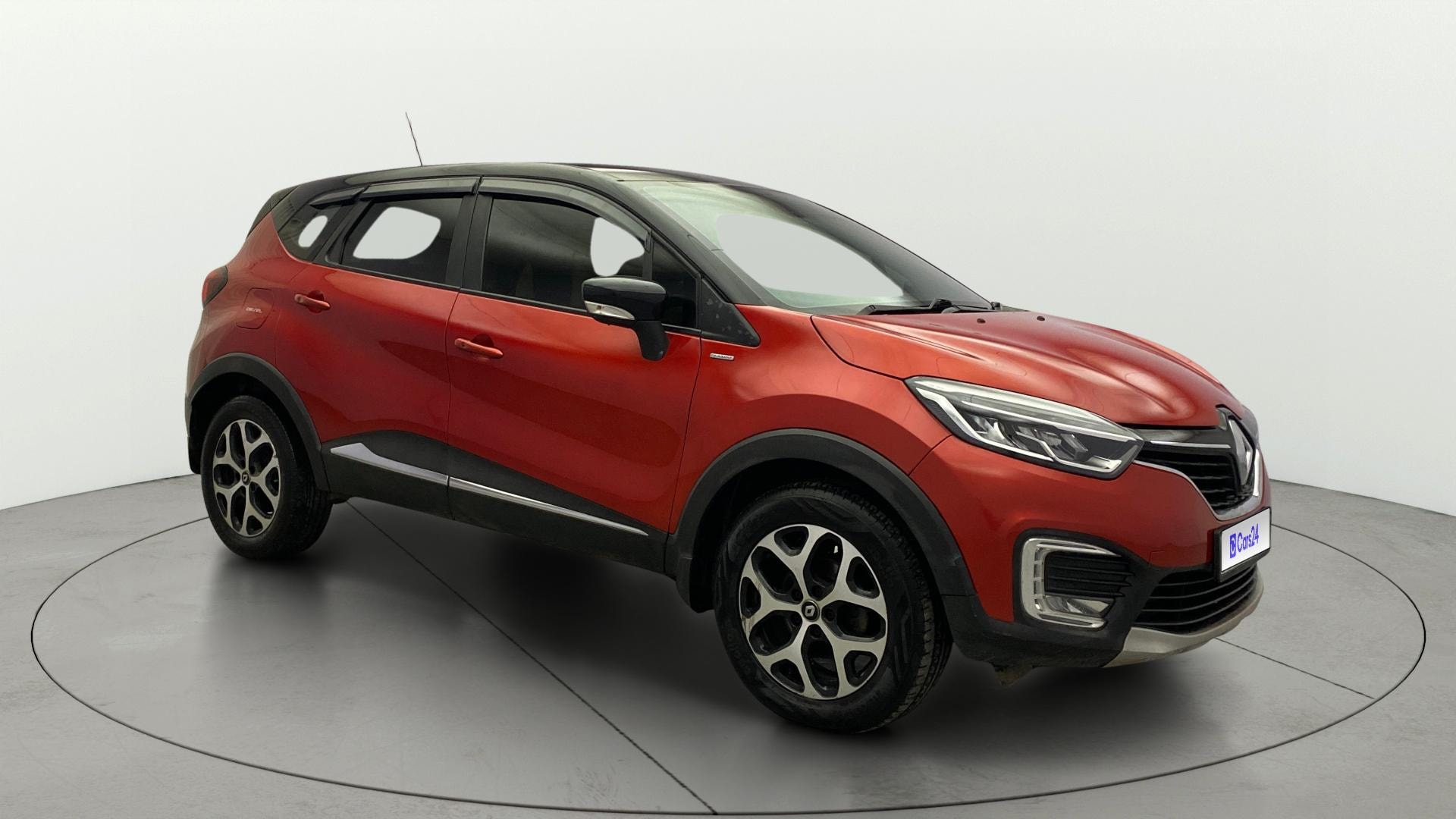 View 2018 Renault Captur Platine Diesel Dual Tone Image 23 Used 2018 Renault Captur Platine Diesel Dual Tone Image 23