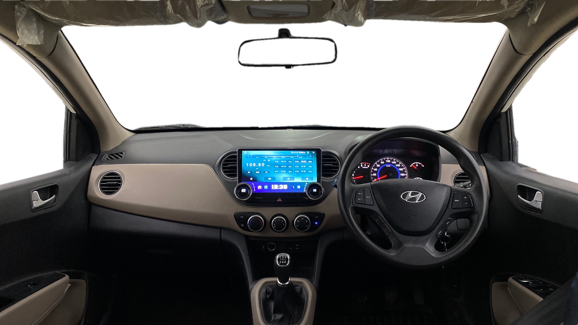 View 2016 Hyundai Grand i10 Sportz 1.2 Kappa Image 15 Used 2016 Hyundai Grand i10 Sportz 1.2 Kappa Image 15