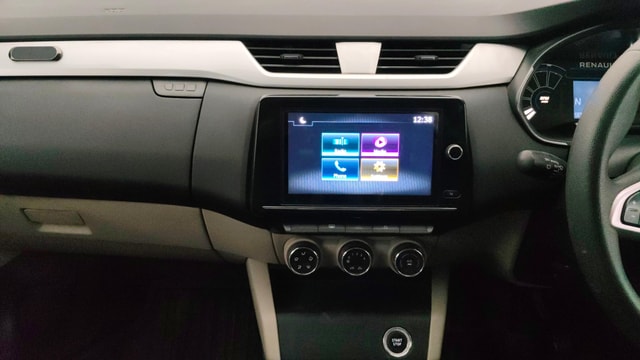 View Renault Triber Image 17 Used Renault Triber Image 17
