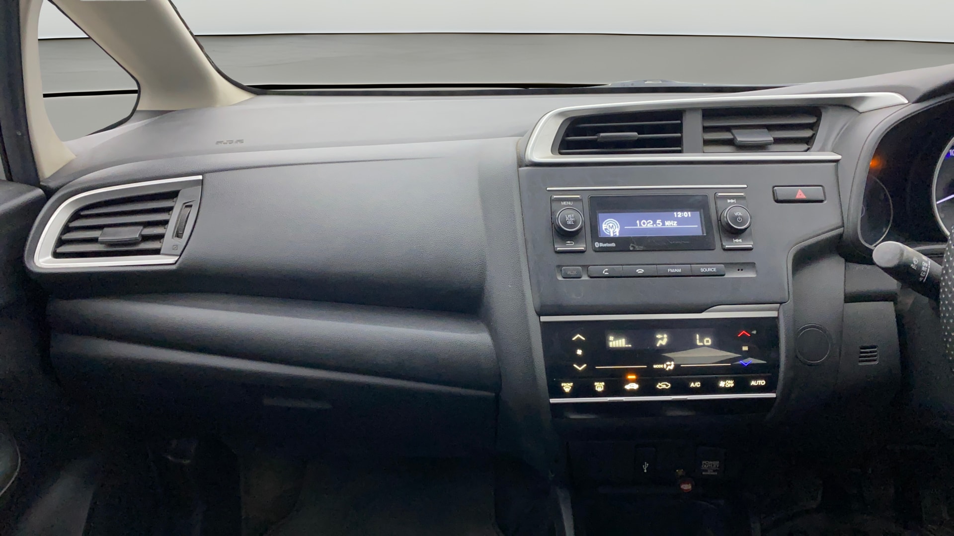 View 2020 Honda WR-V S MT Diesel Edge Edition Image 17 Used 2020 Honda WR-V S MT Diesel Edge Edition Image 17