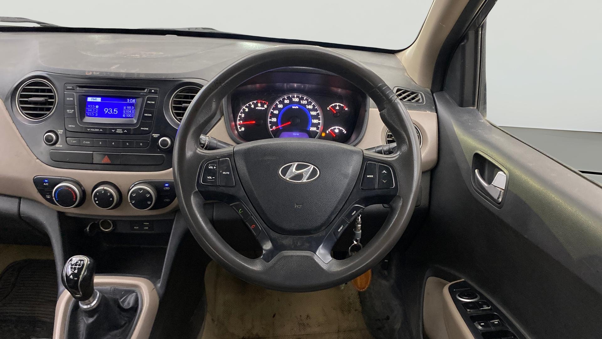 View 2016 Hyundai Grand i10 1.1 Sportz Diesel Image 20 Used 2016 Hyundai Grand i10 1.1 Sportz Diesel Image 20