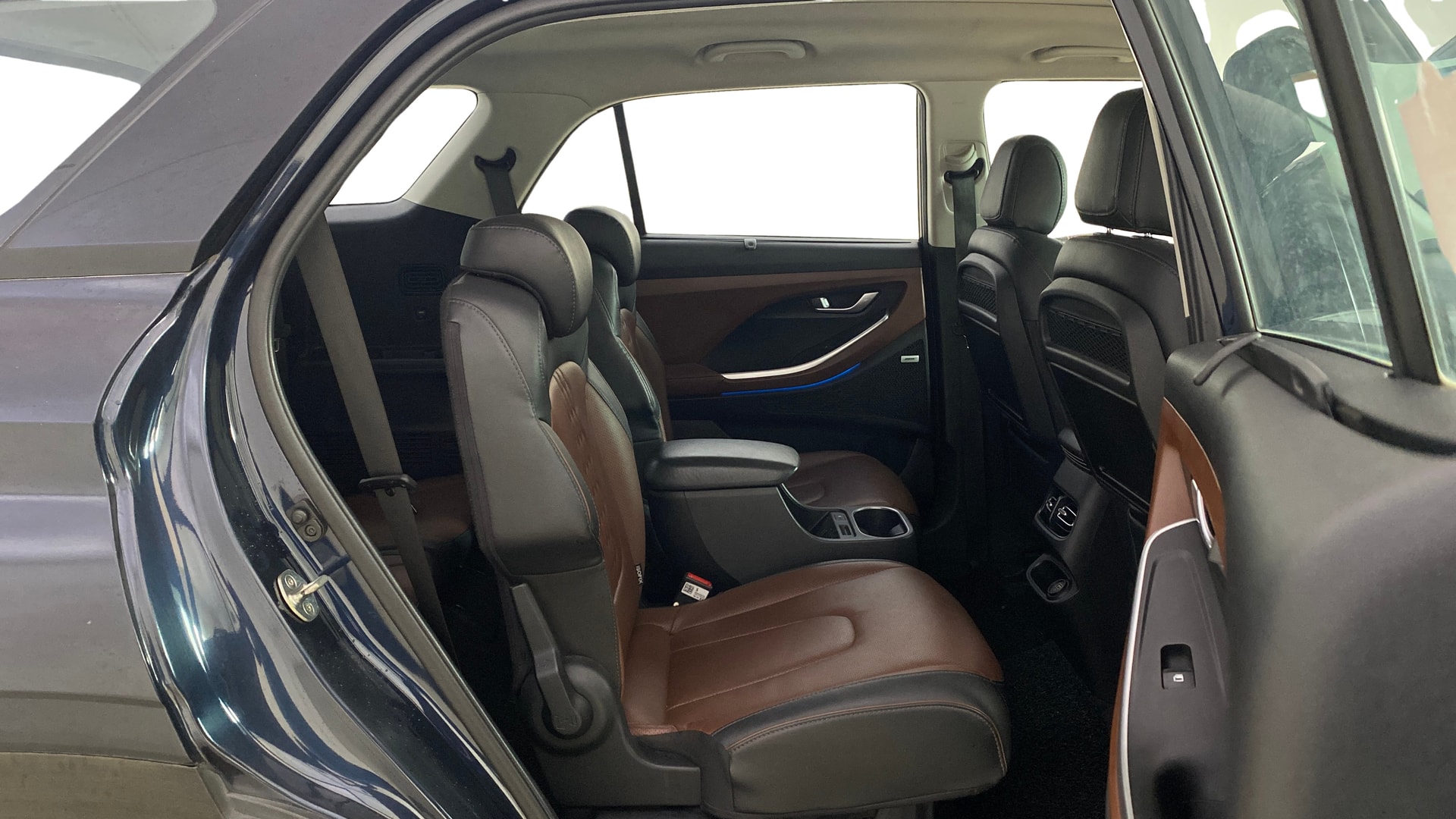 View 2022 Hyundai Alcazar Prestige 6 Seater MT Petrol Image 38 Used 2022 Hyundai Alcazar Prestige 6 Seater MT Petrol Image 38