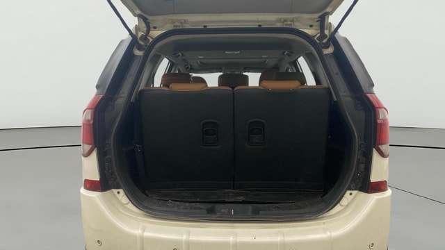 View Mahindra XUV500 Image 43 Used Mahindra XUV500 Image 43