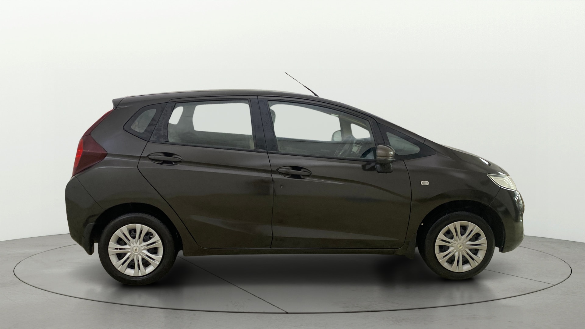 View 2016 Honda Jazz E MT Diesel Image 8 Used 2016 Honda Jazz E MT Diesel Image 8