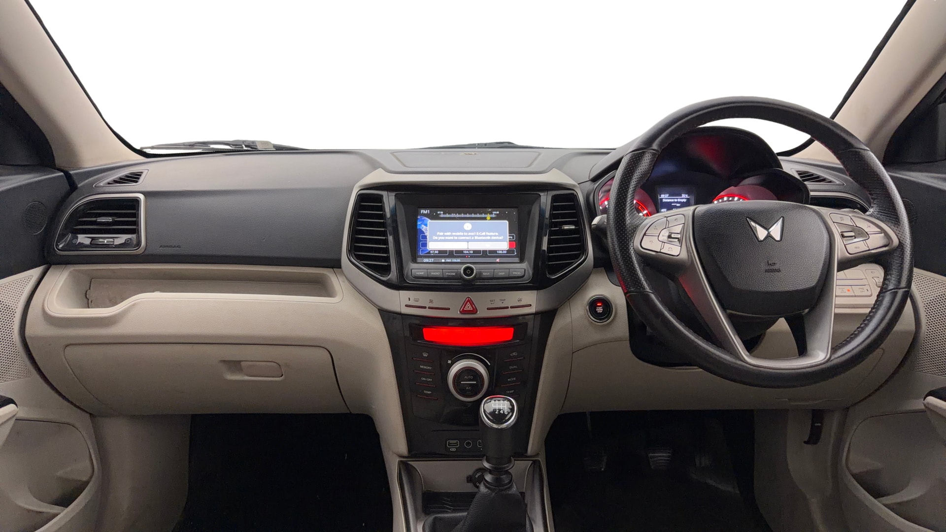 View 2022 Mahindra XUV300 W4 Petrol BS IV Image 31 Used 2022 Mahindra XUV300 W4 Petrol BS IV Image 31