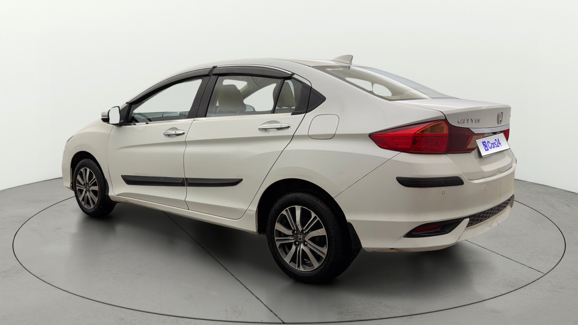 View 2021 Honda City ZX MT Diesel Anniversary Edition Image 2 Used 2021 Honda City ZX MT Diesel Anniversary Edition Image 2