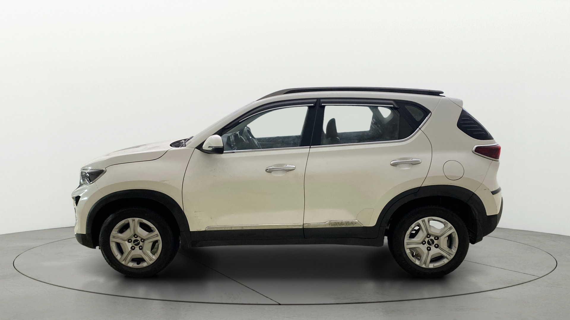 View 2023 Kia Sonet HTK Plus iMT Petrol Image 25 Used 2023 Kia Sonet HTK Plus iMT Petrol Image 25