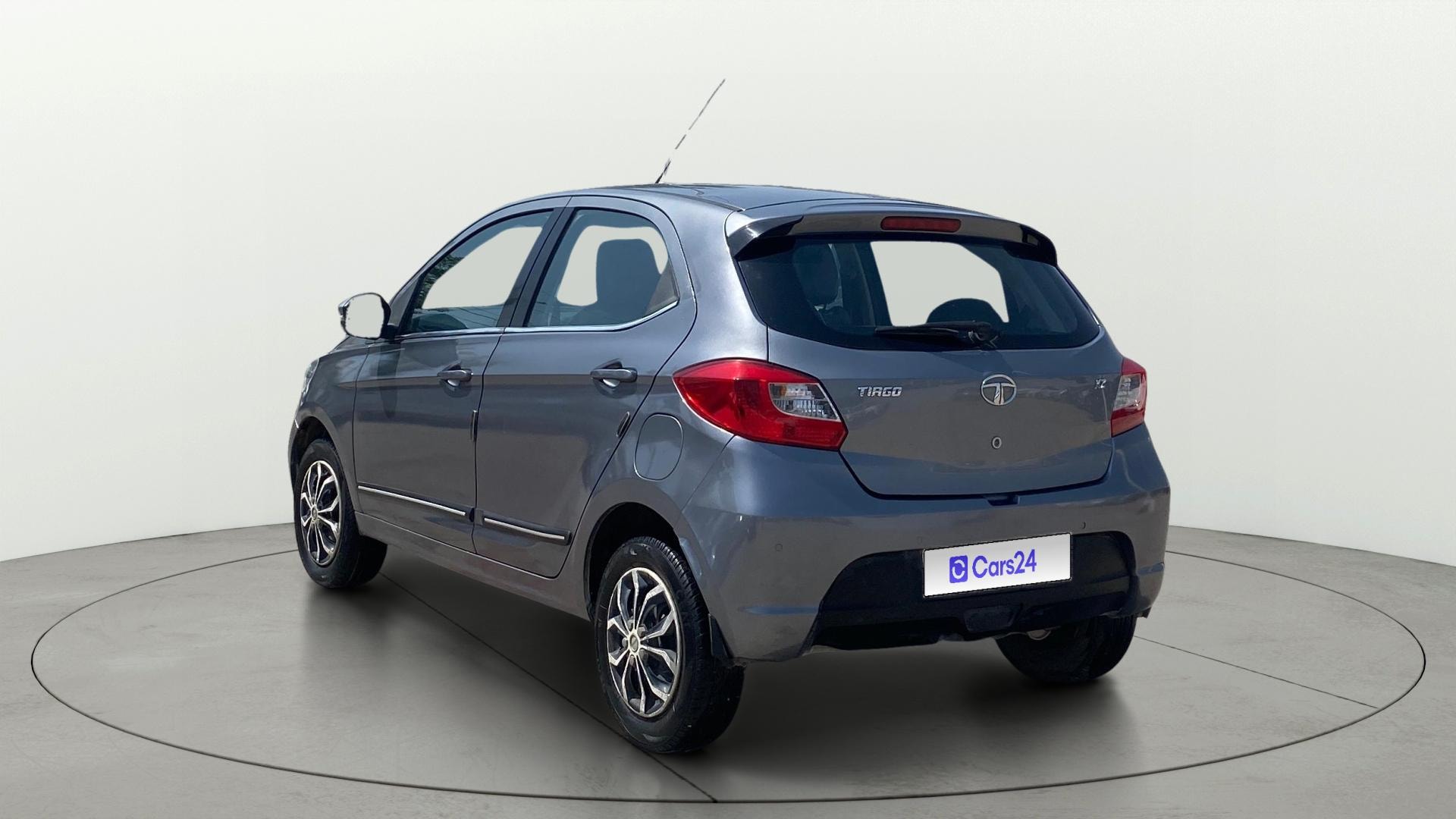 View 2019 Tata Tiago Revotorq XB Image 2 Used 2019 Tata Tiago Revotorq XB Image 2