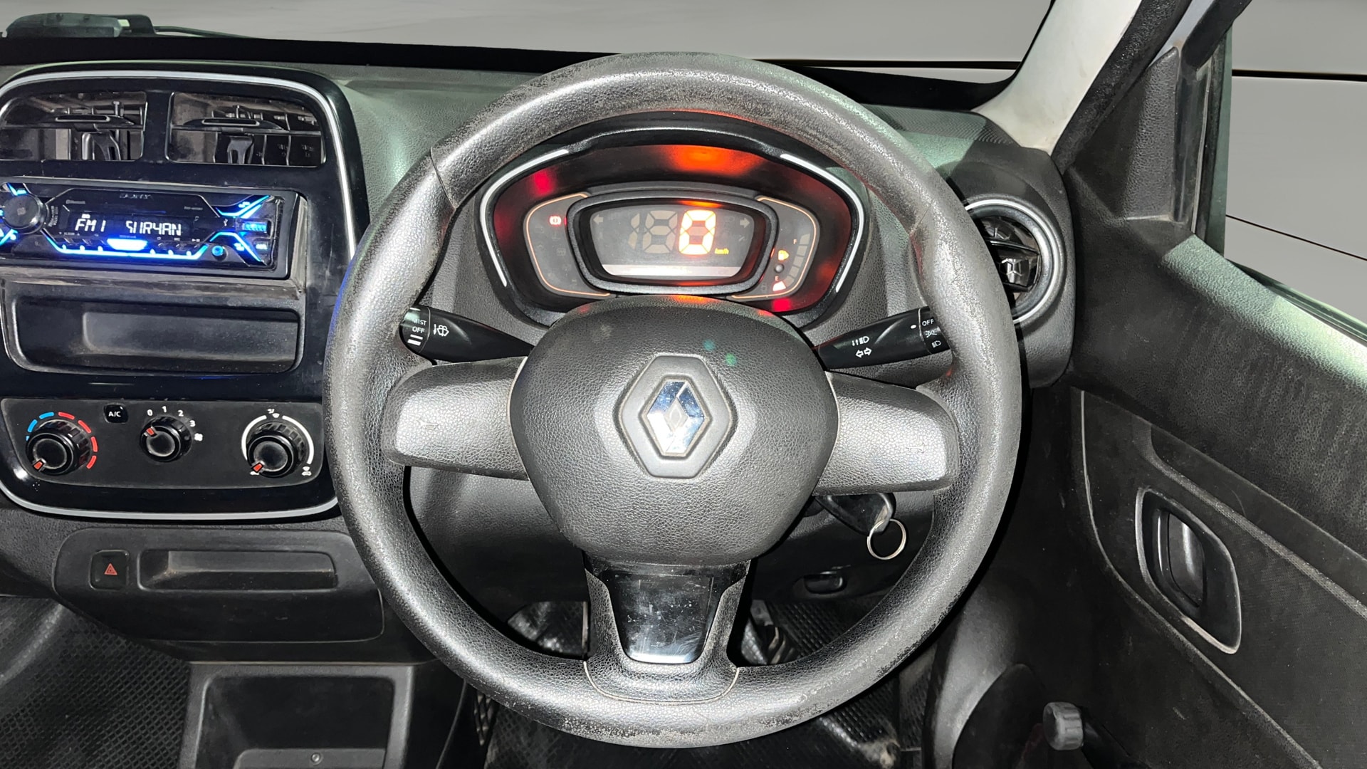 View 2018 Renault Kwid RXL Image 20 Used 2018 Renault Kwid RXL Image 20
