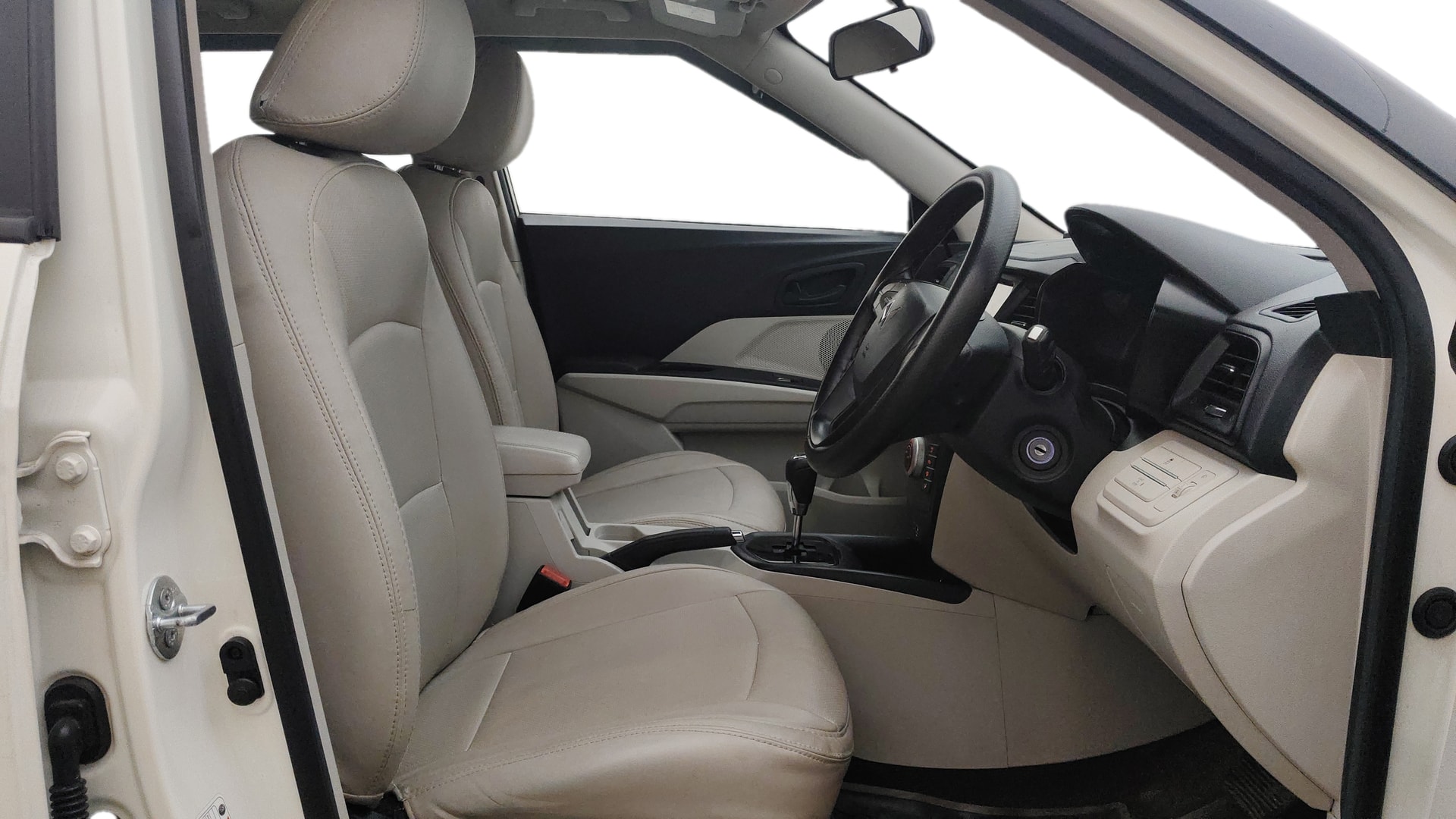 Used 2023 Mahindra XUV300 Used 2023 Mahindra XUV300