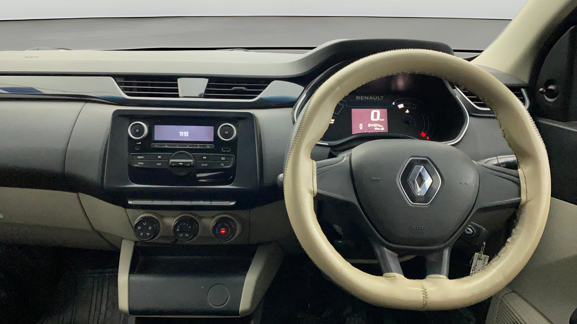 View 2019 Renault Triber RXE Image 21 Used 2019 Renault Triber RXE Image 21