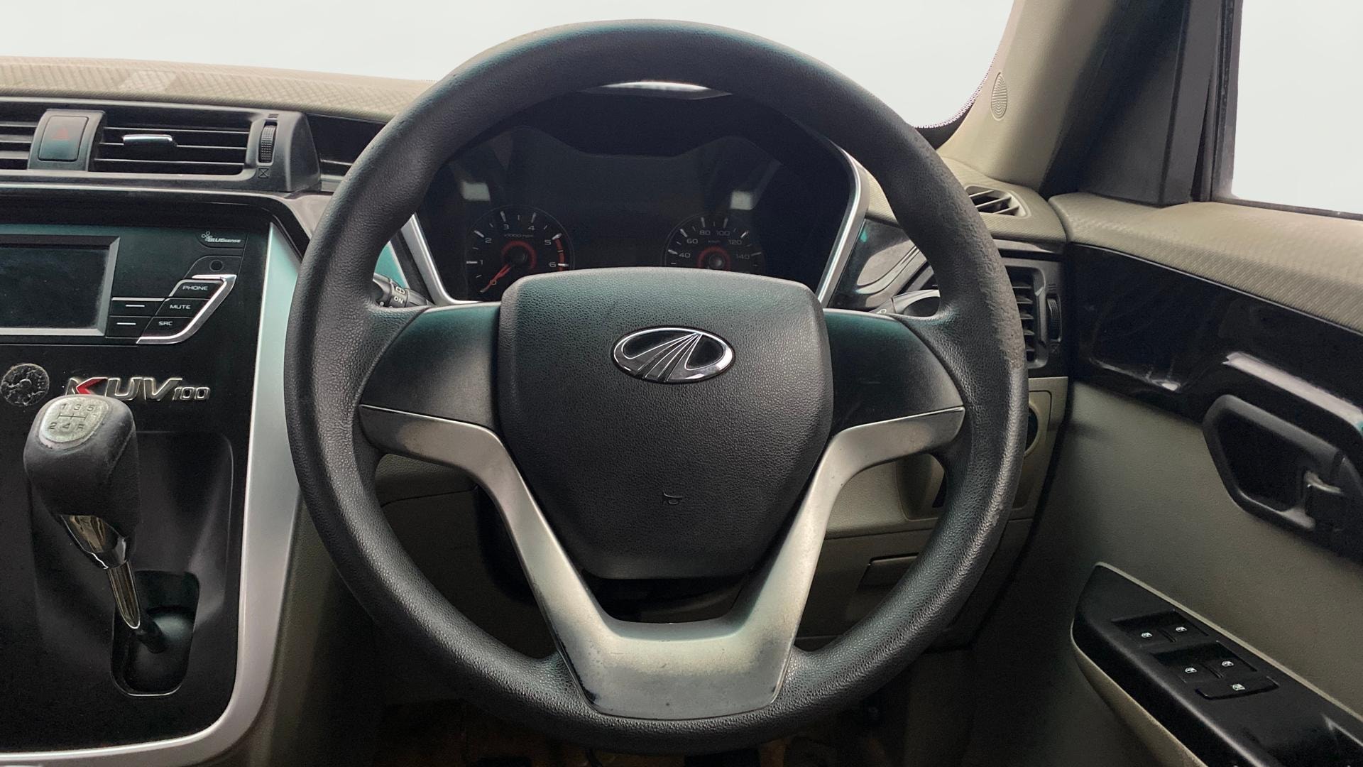 View 2016 Mahindra KUV100 K2 Petrol BS IV Image 12 Used 2016 Mahindra KUV100 K2 Petrol BS IV Image 12