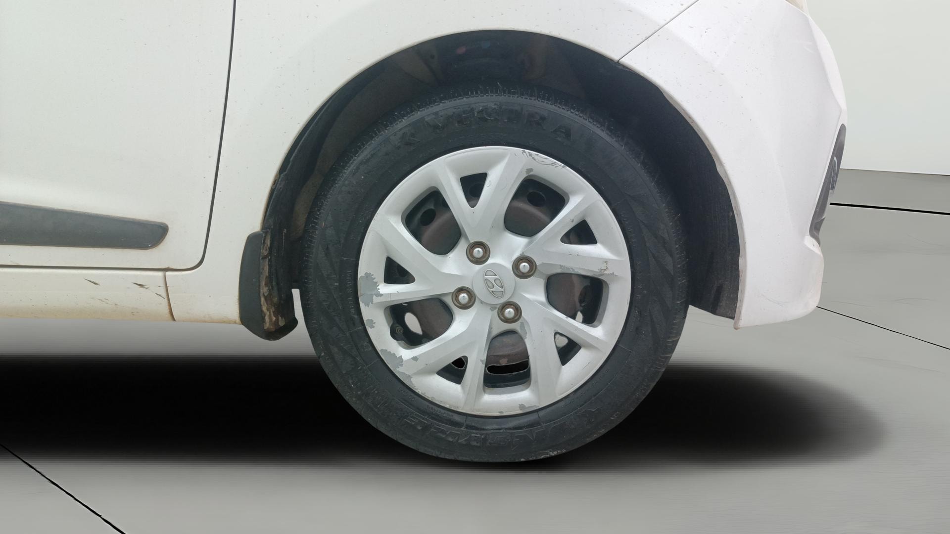 View 2015 Hyundai Grand i10 Asta AT 1.2 Kappa VTVT Image 43 Used 2015 Hyundai Grand i10 Asta AT 1.2 Kappa VTVT Image 43