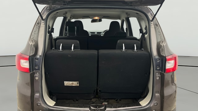 View Renault Triber Image 38 Used Renault Triber Image 38