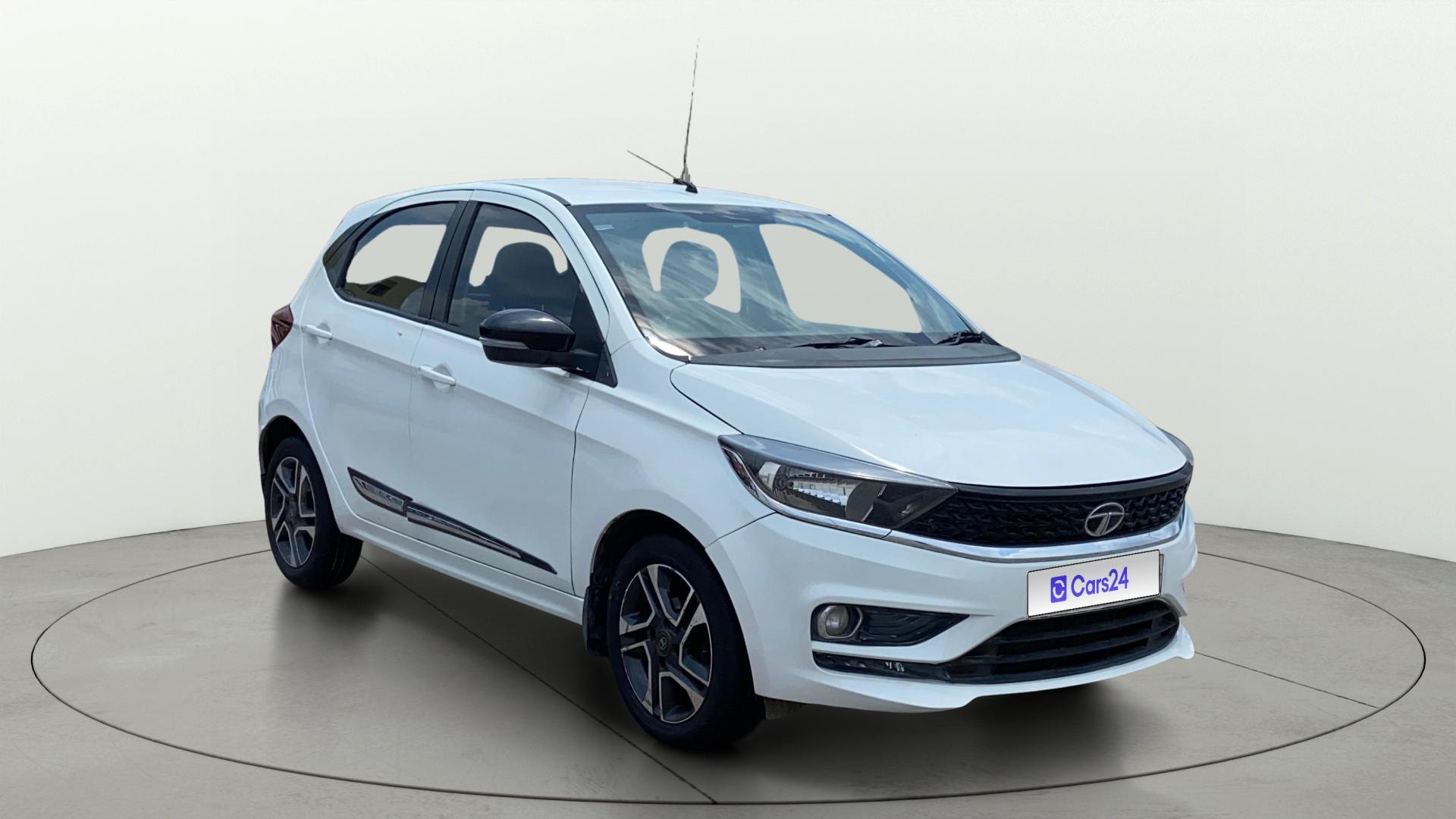 View 2021 Tata Tiago Revotorq XB Image 21 Used 2021 Tata Tiago Revotorq XB Image 21