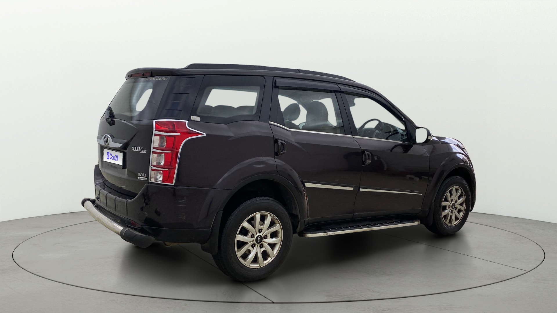 View 2017 Mahindra XUV500 W10 FWD AT Image 46 Used 2017 Mahindra XUV500 W10 FWD AT Image 46