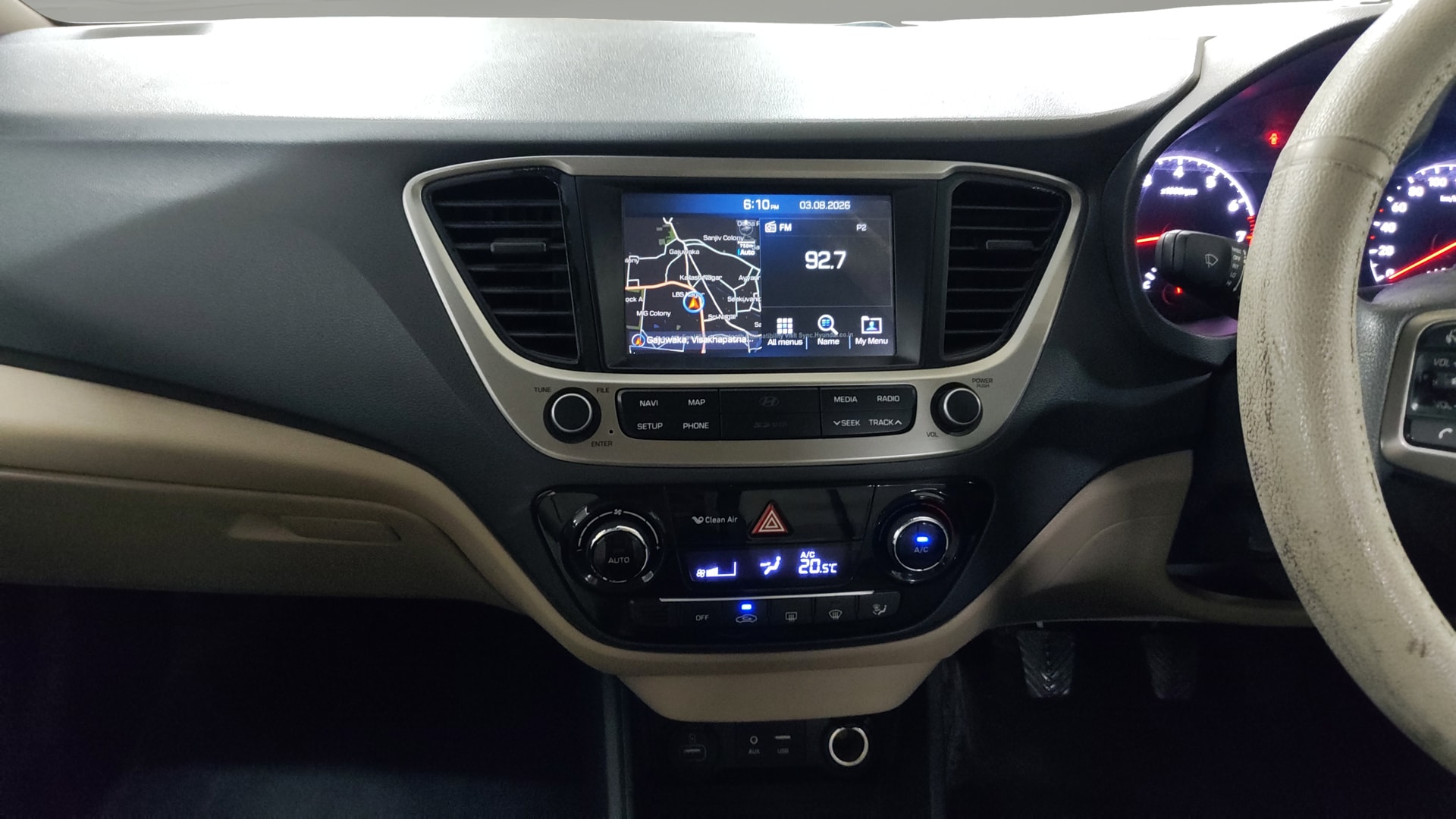 View 2018 Hyundai Verna 1.6 VTVT SX Image 18 Used 2018 Hyundai Verna 1.6 VTVT SX Image 18