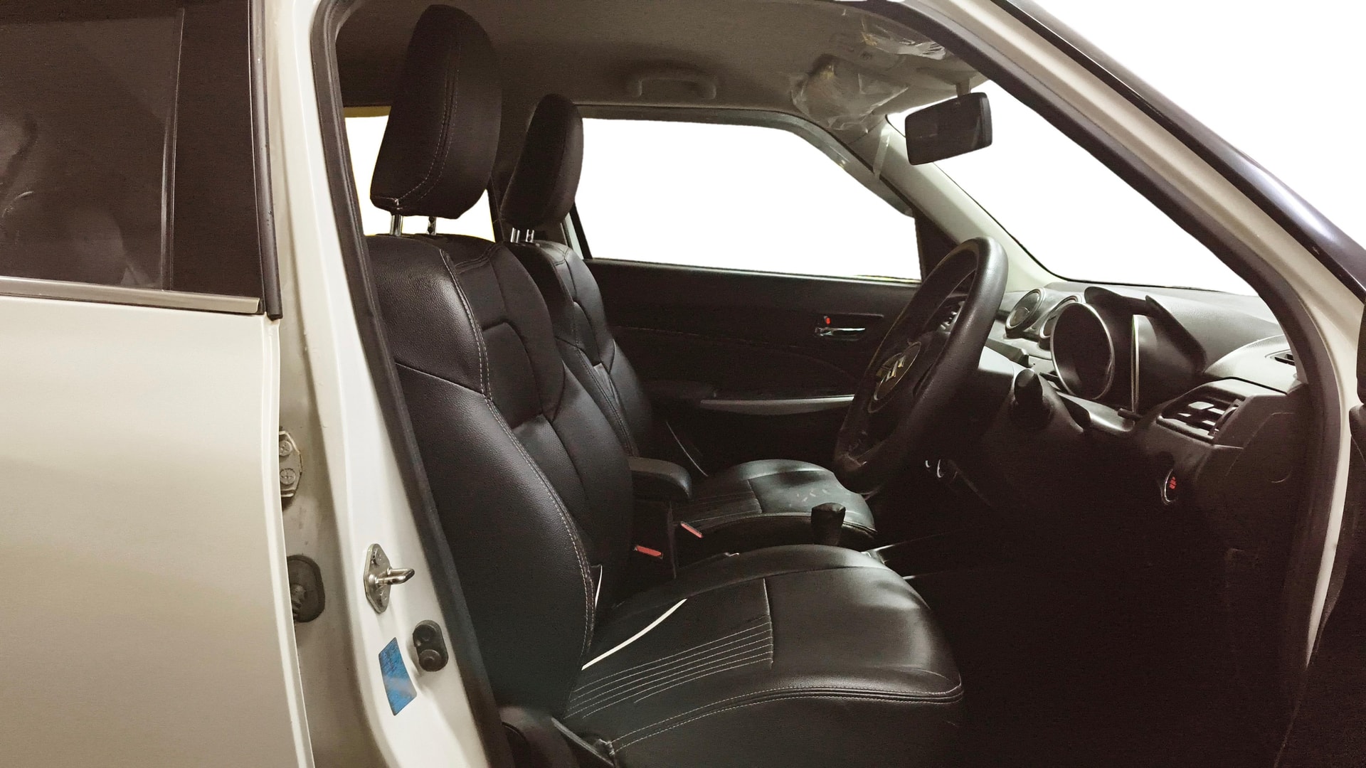 View 2019 Maruti Suzuki 1000 Base Variant Image 27 Used 2019 Maruti Suzuki 1000 Base Variant Image 27
