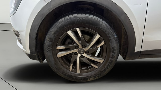 View Mahindra XUV700 Image 29 Used Mahindra XUV700 Image 29
