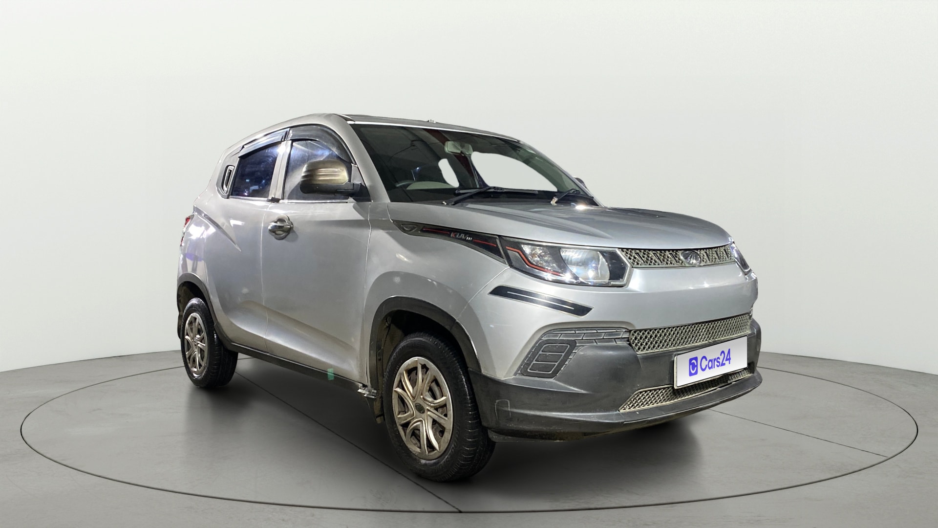View 2016 Mahindra KUV100 K4 Plus Petrol 6 Seater BS IV Image 35 Used 2016 Mahindra KUV100 K4 Plus Petrol 6 Seater BS IV Image 35