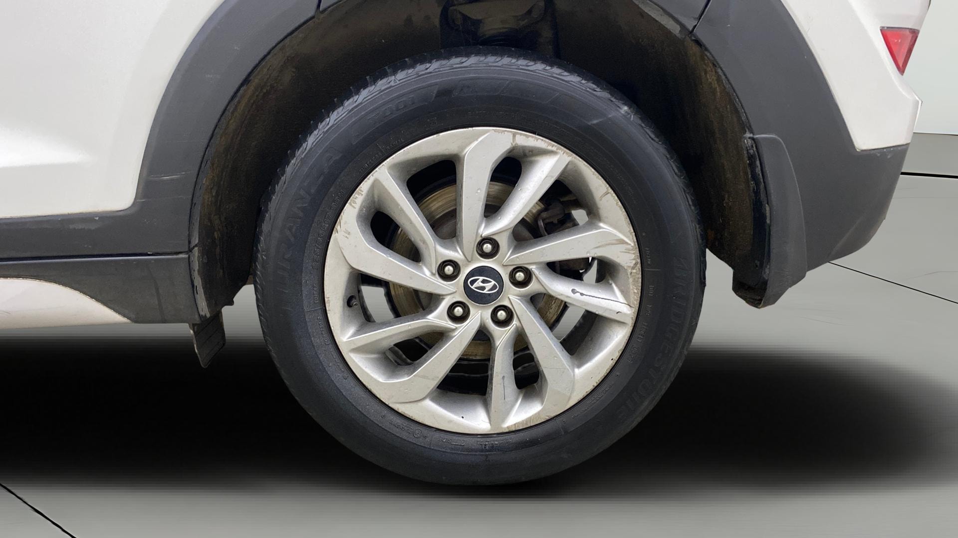View 2018 Hyundai Tucson R 2.0 6-Speed Manual Base BS IV Image 7 Used 2018 Hyundai Tucson R 2.0 6-Speed Manual Base BS IV Image 7
