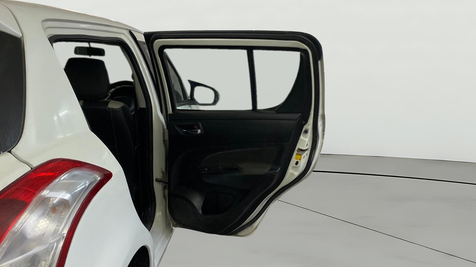 View 2015 Maruti Suzuki 1000 Base Variant Image 5 Used 2015 Maruti Suzuki 1000 Base Variant Image 5
