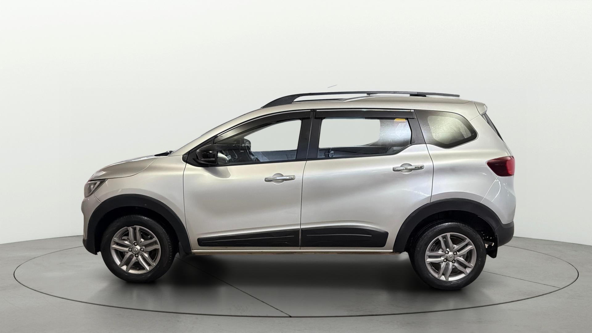 Used 2023 Renault Triber Used 2023 Renault Triber