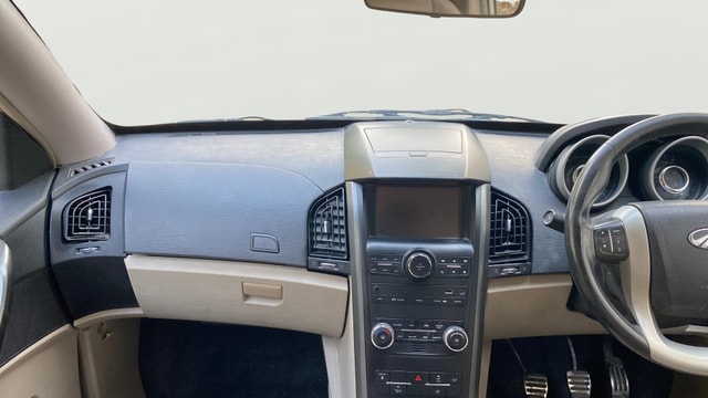 View Mahindra XUV500 Image 19 Used Mahindra XUV500 Image 19