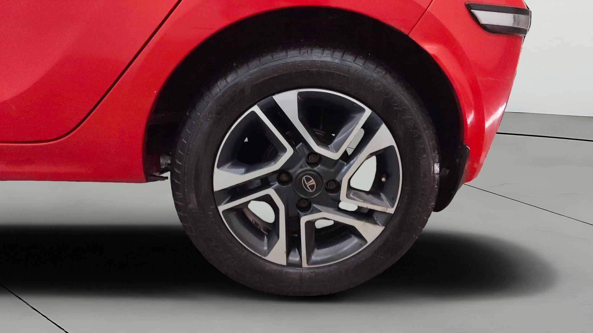 View 2020 Tata Tiago Revotorq XB Image 11 Used 2020 Tata Tiago Revotorq XB Image 11