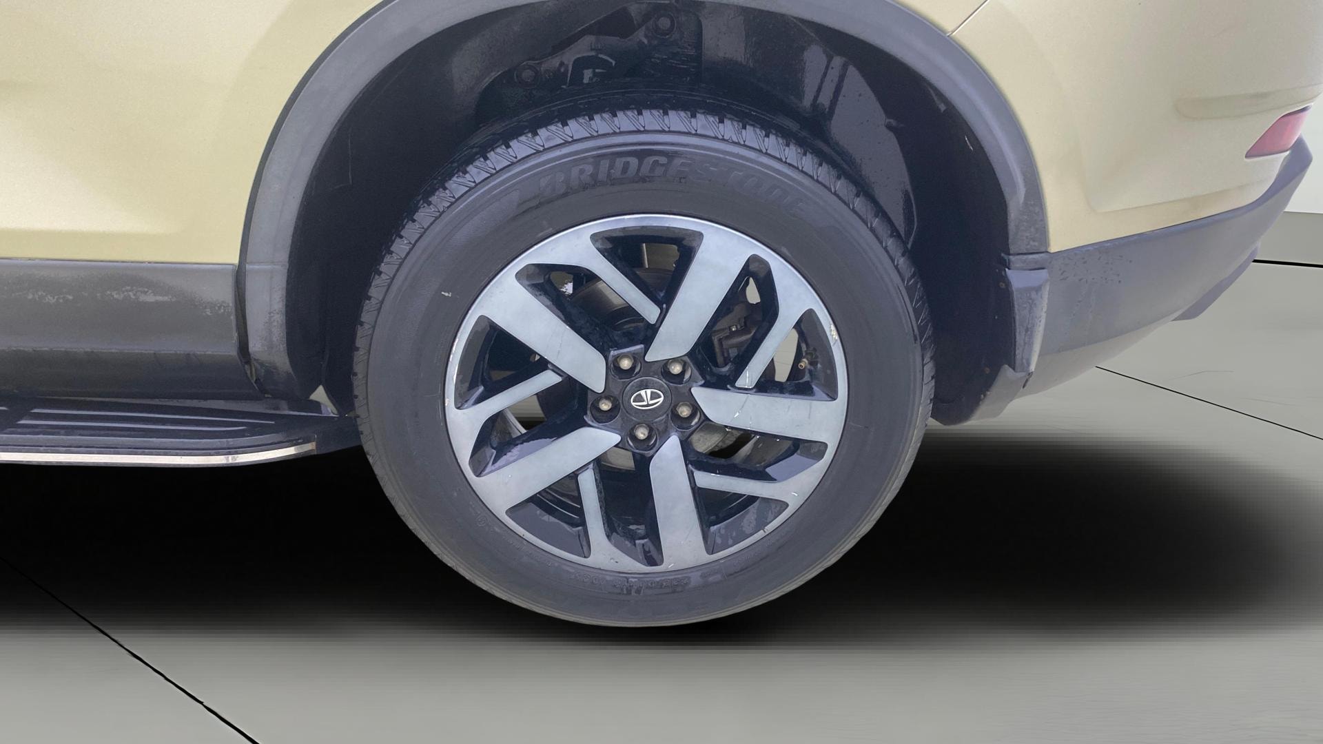 View 2022 Tata Safari 4X2 Image 8 Used 2022 Tata Safari 4X2 Image 8