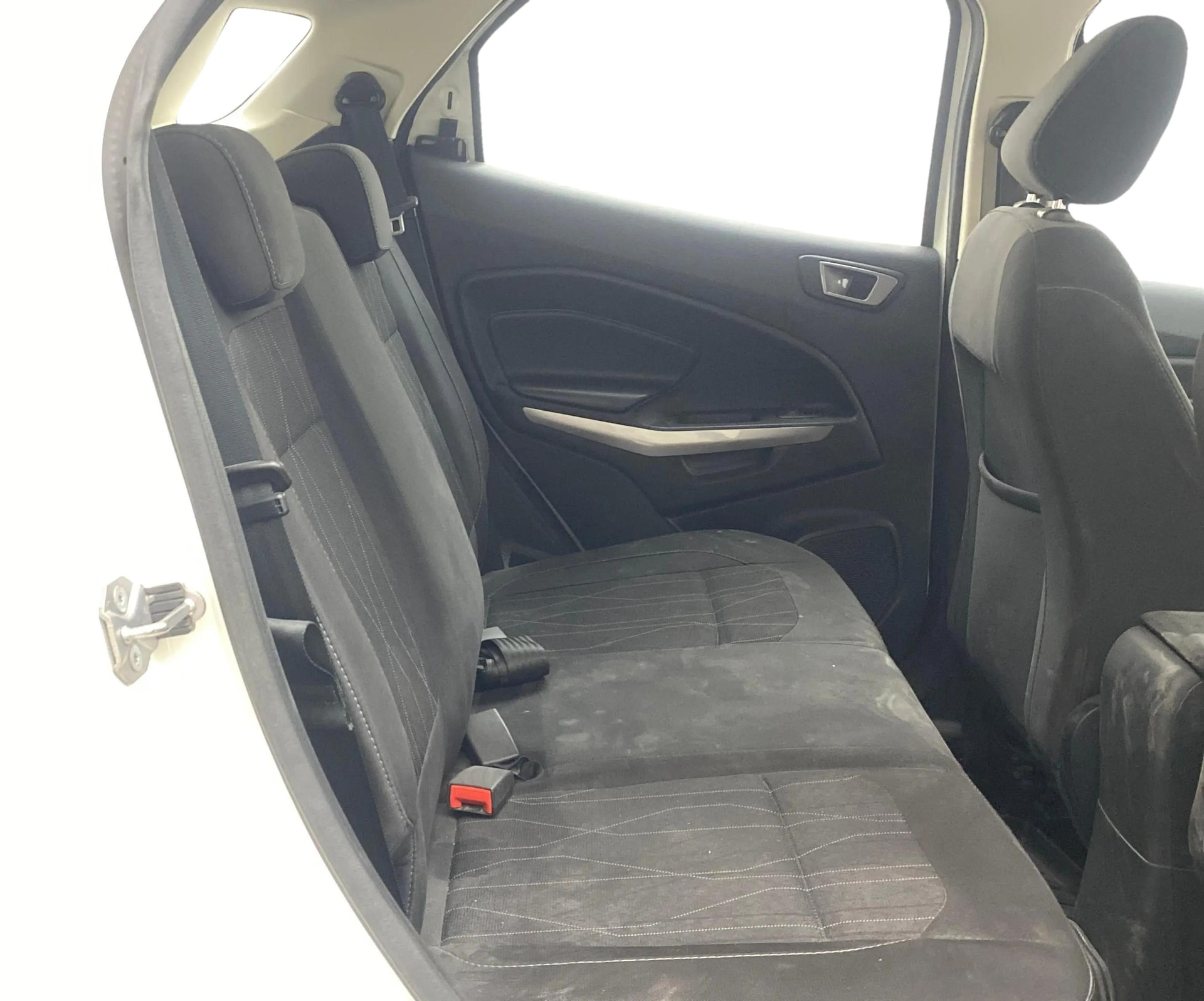View 2019 Ford EcoSport 1.5 TDCi Diesel Ambiente BS IV Image 30 Used 2019 Ford EcoSport 1.5 TDCi Diesel Ambiente BS IV Image 30