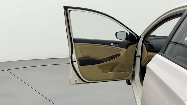 View Hyundai Fluidic Verna Image 31 Used Hyundai Fluidic Verna Image 31