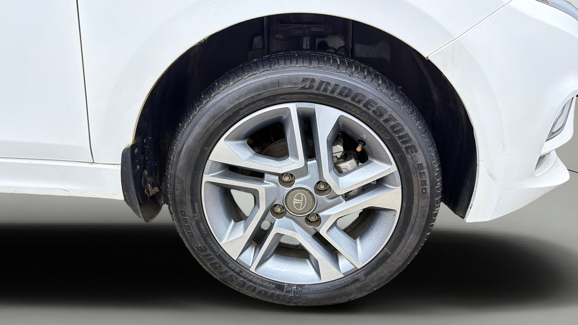 View 2023 Tata Tigor XE Diesel Image 42 Used 2023 Tata Tigor XE Diesel Image 42