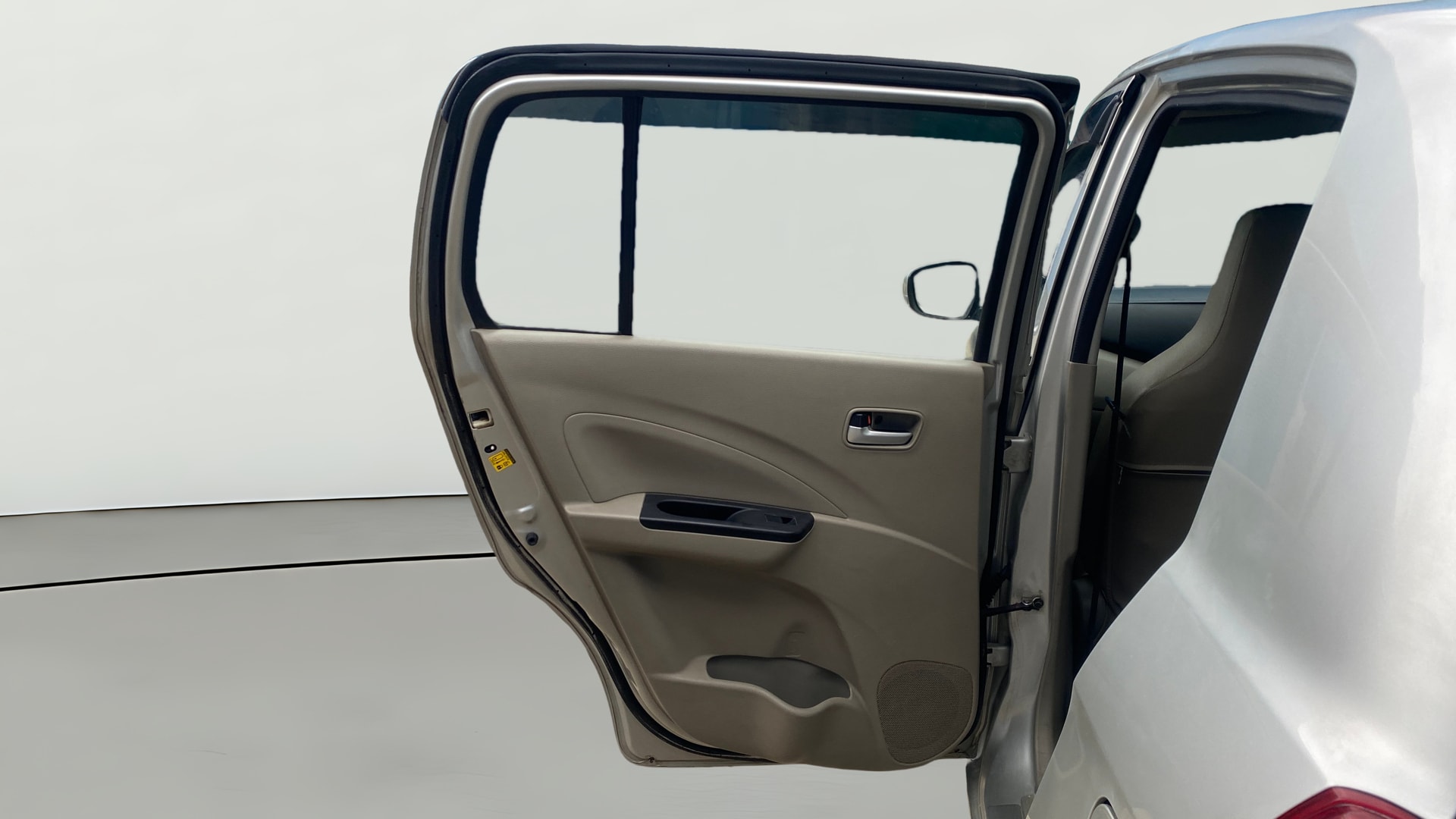 View 2017 Maruti Suzuki 1000 Base Variant Image 22 Used 2017 Maruti Suzuki 1000 Base Variant Image 22