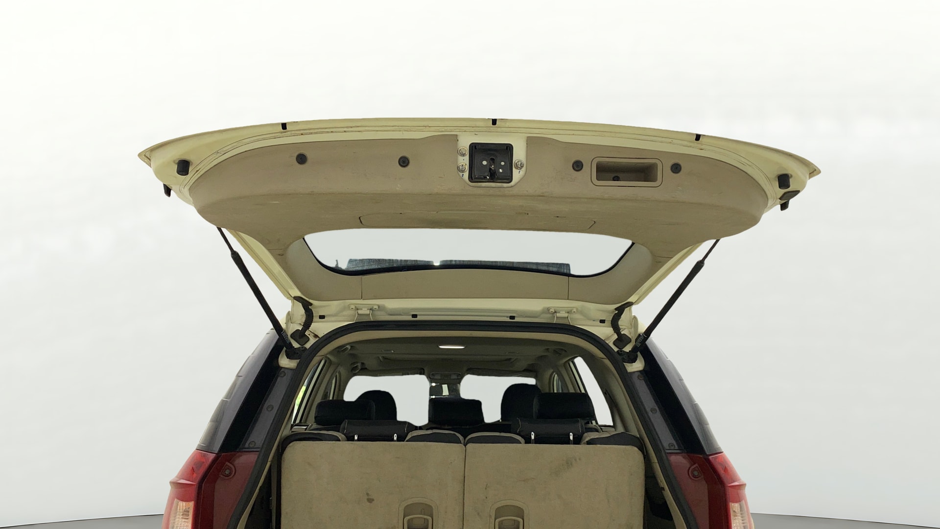 View 2015 Mahindra XUV500 W10 FWD Image 33 Used 2015 Mahindra XUV500 W10 FWD Image 33