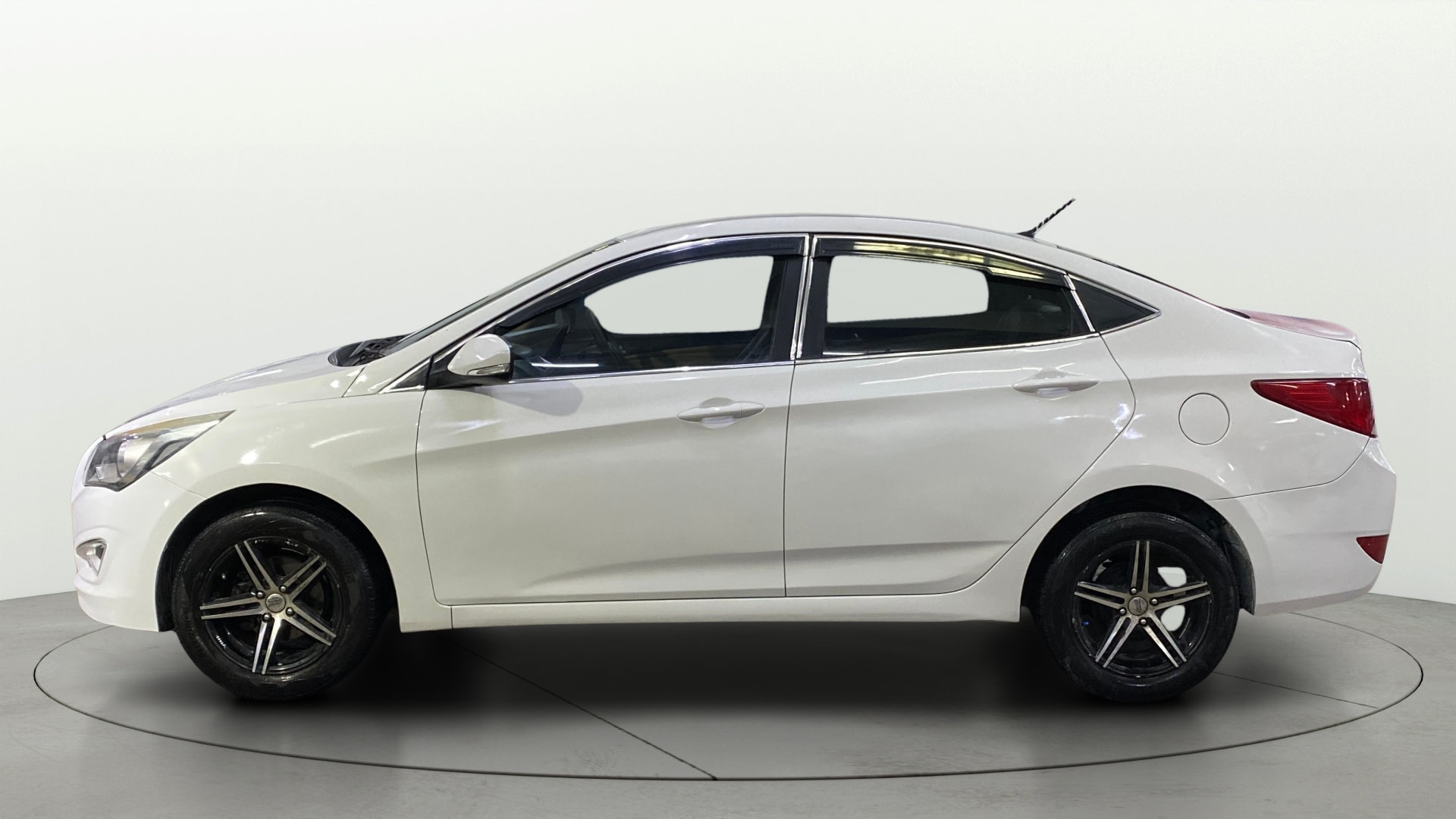 View 2015 Hyundai Verna 1.6 VTVT S Image 5 Used 2015 Hyundai Verna 1.6 VTVT S Image 5